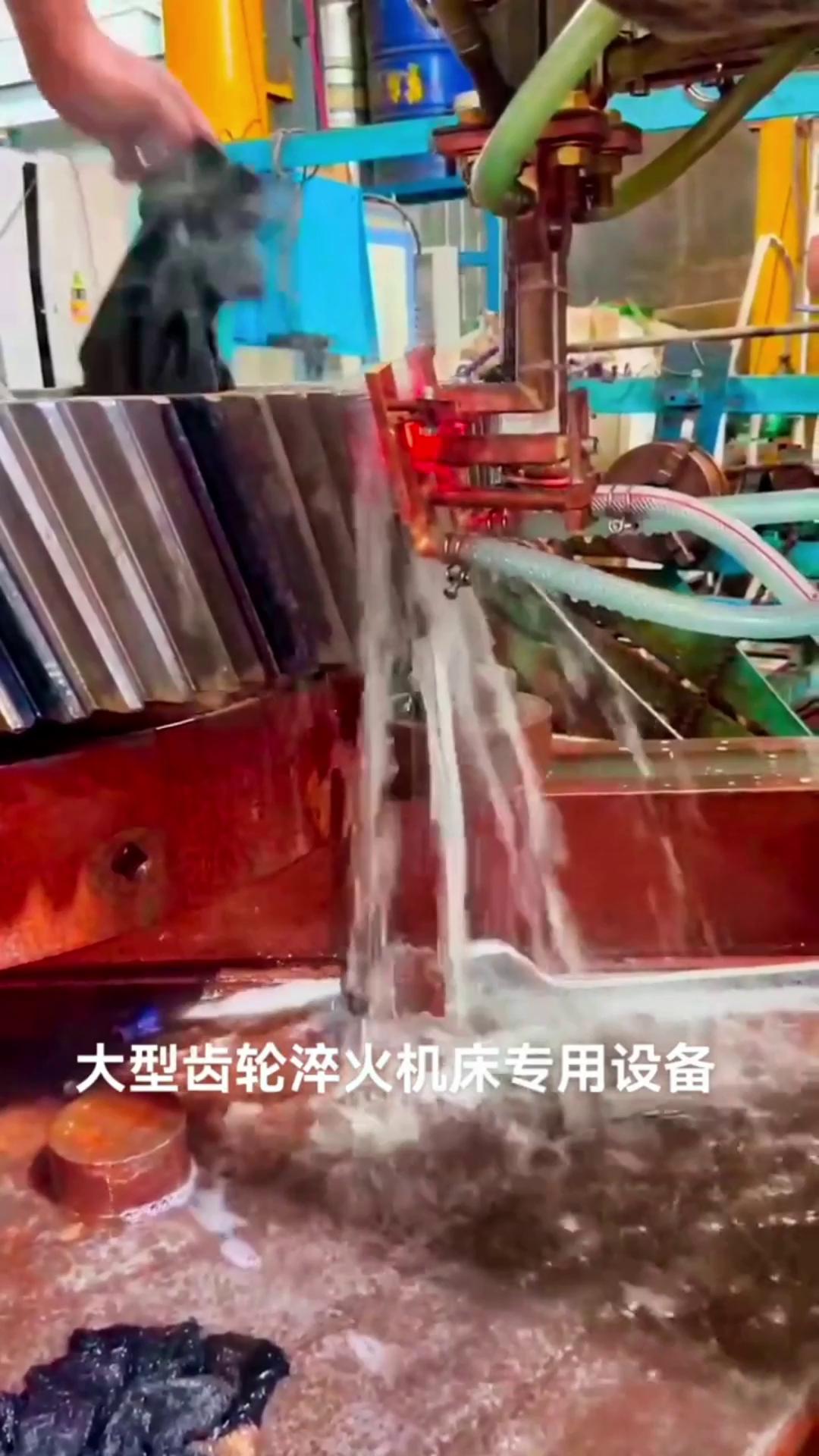 大型齿轮HULUWA葫芦娃18禁污网站入口 单齿高频淬火机床