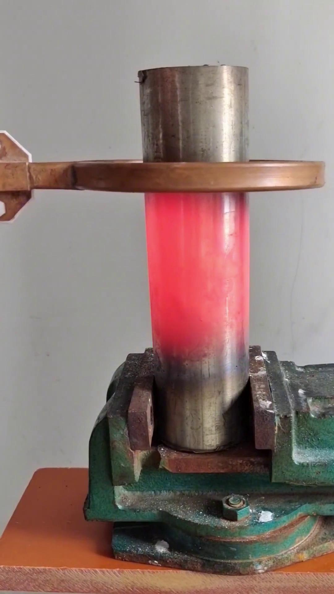 怎么样，这款手持式高频加热机加热不锈钢管速度可以吧