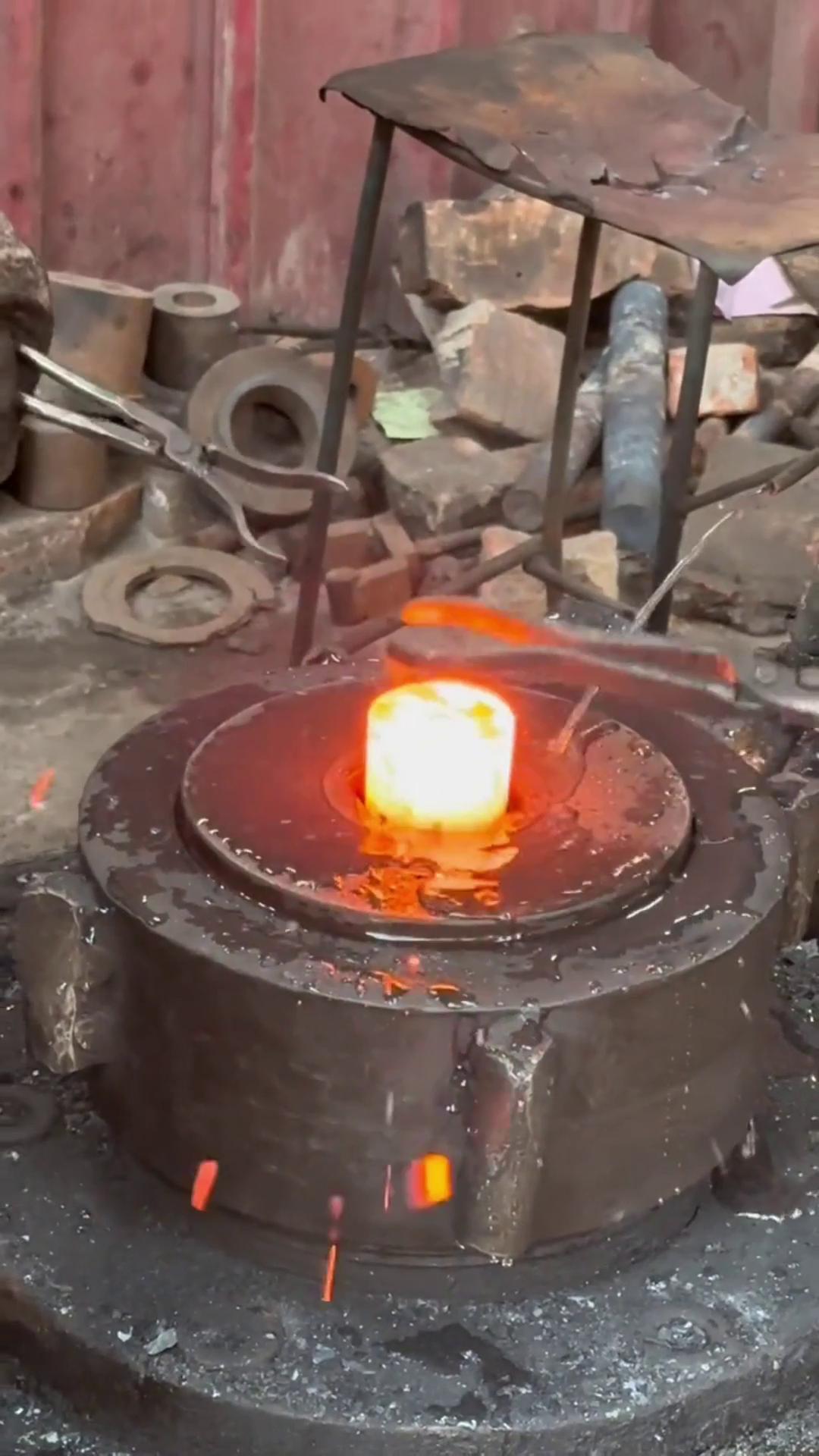 中频HULUWA葫芦娃下载入口安卓加热设备 棒料加热红冲锻打