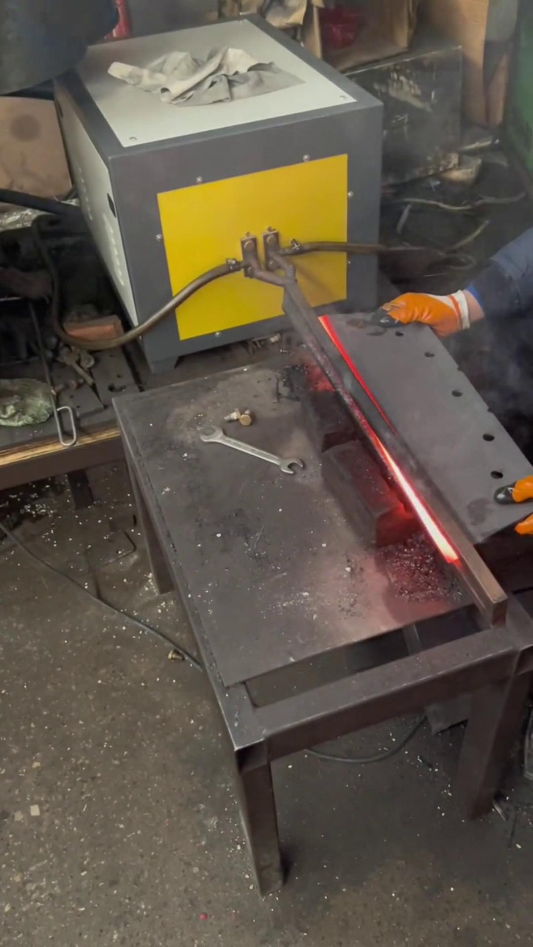 钢板局部加热热处理用超音频HULUWA葫芦娃下载入口安卓加热设备