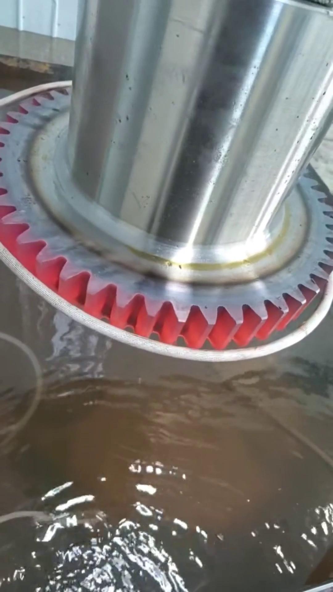 齿轮淬火用高频淬火机床 高频HULUWA葫芦娃18禁污网站入口加工深度可控 温度精准