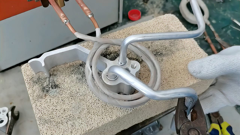 铝件和铝件高频焊接具有焊接速度快、焊缝美观、生产效