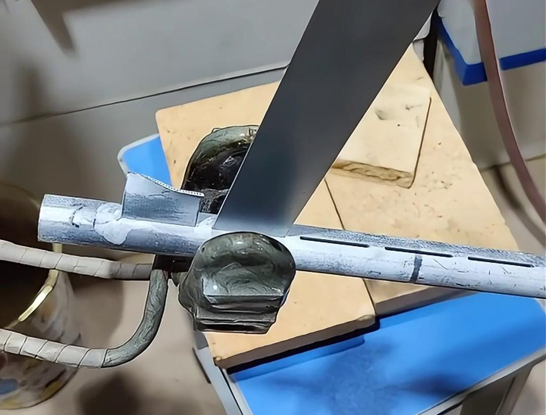 高频焊接铜管相比传统的火焰焊接，具有多方面的显著优势(图1)