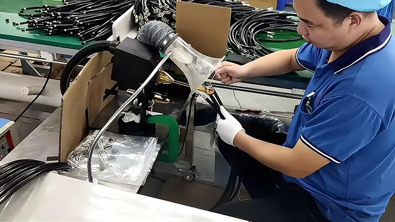 高频焊接机，轻松实现接线端子锡焊，让你的工作更轻松！