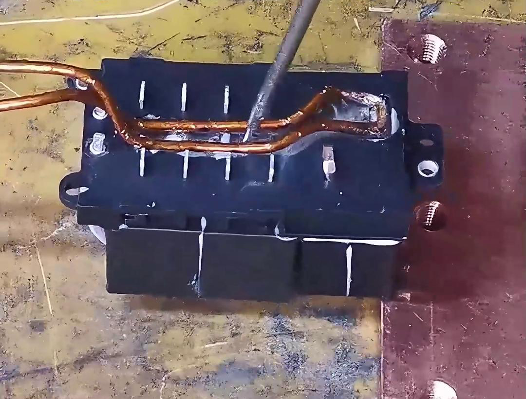 特殊变压器刷锡膏后进行高频HULUWA葫芦娃下载入口安卓钎焊的步骤和相关要点