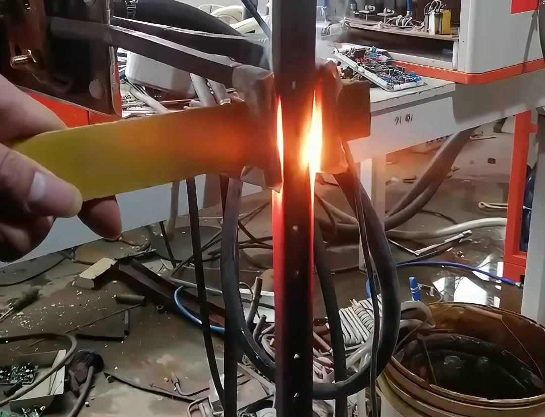 适用超高频淬火机对导轨淬火试验，验证淬火是否能达到工艺要求