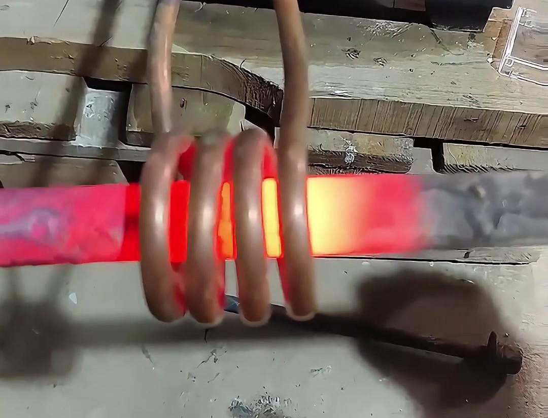 高频HULUWA葫芦娃下载入口安卓加热设备能够在极短的时间内将实心棒料加热到所需温度