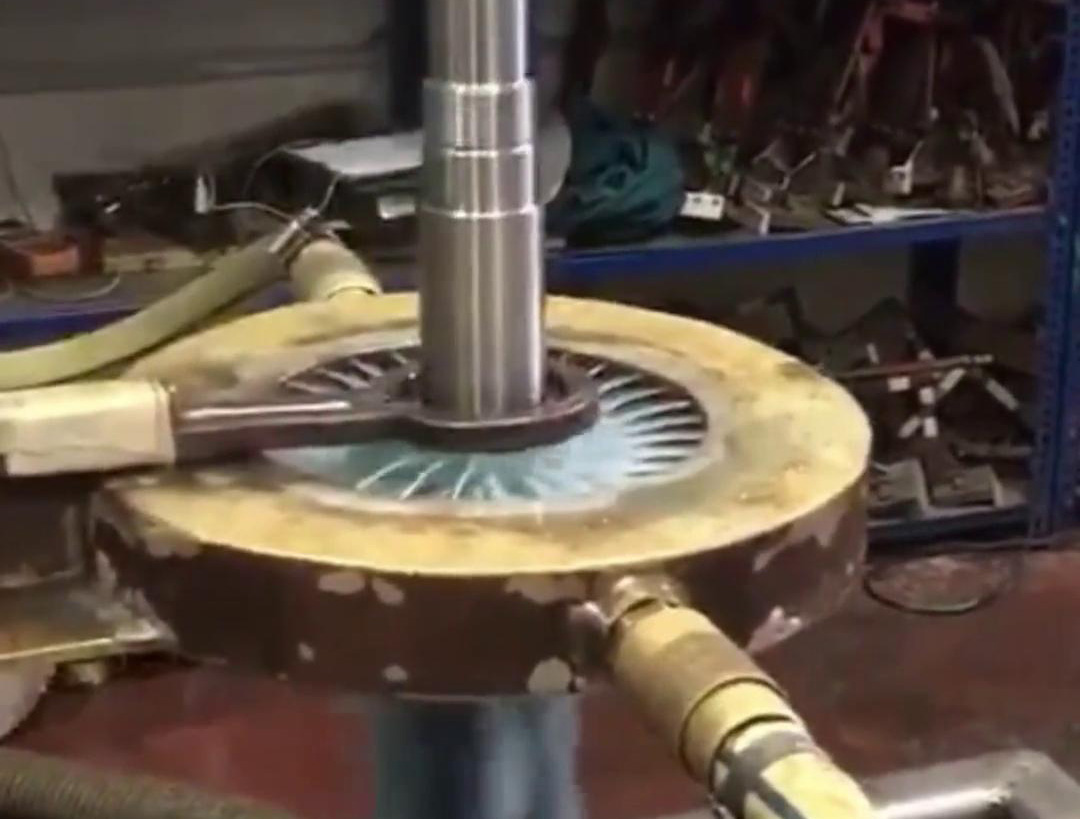 高频数控淬火机床广泛应用于轴类、齿轮类、模具类等工件进行淬火处理