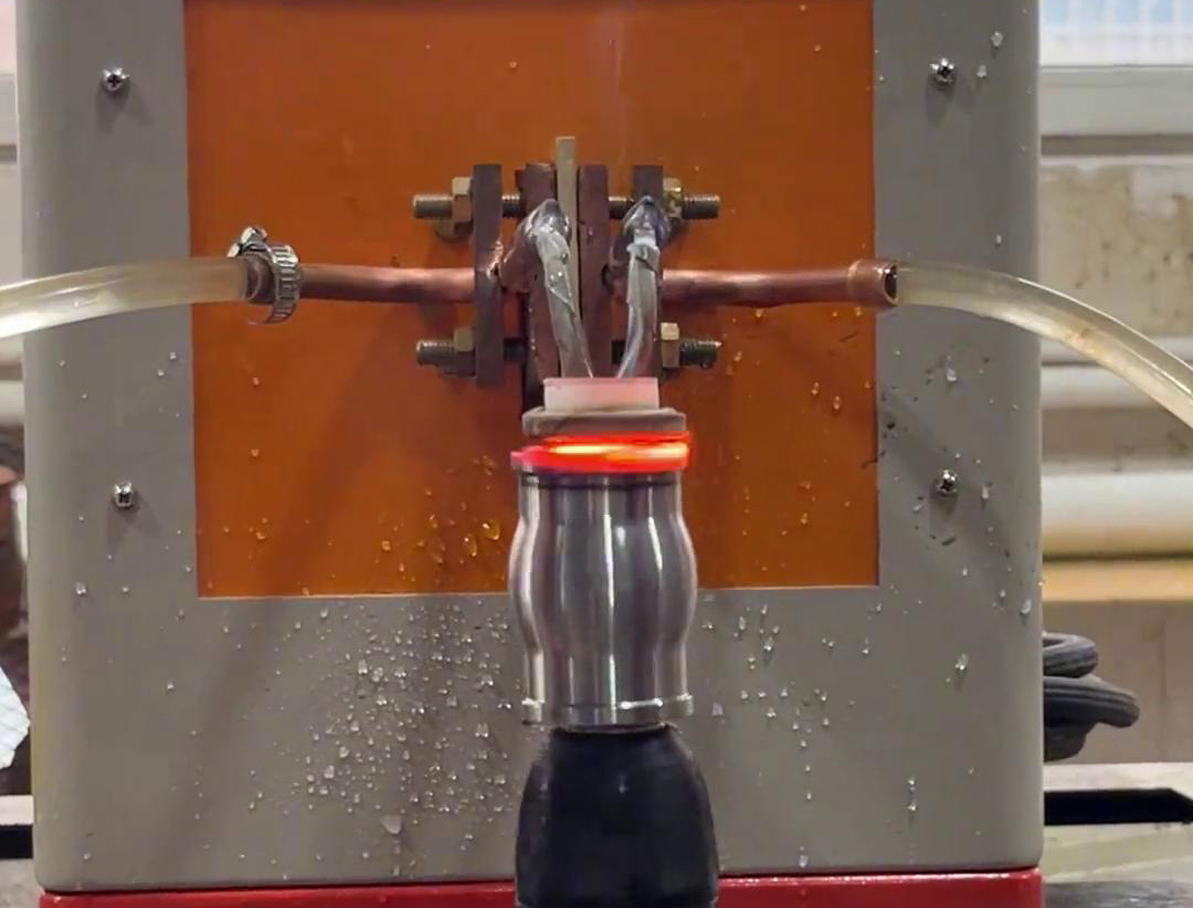 超高频HULUWA葫芦娃18禁污网站入口对某产品平面旋转淬火测试