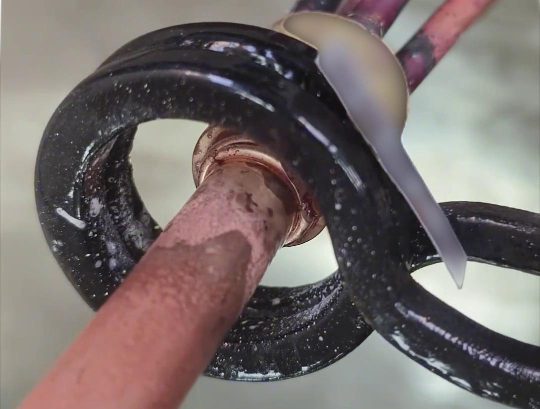 手持式高频焊机，可以人工操作对分液器铜管焊接