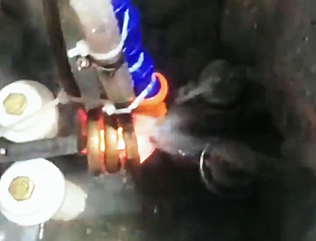 导轨HULUWA葫芦娃下载入口安卓淬火具有加热速度快、生产效率高、淬火质量稳定等优点