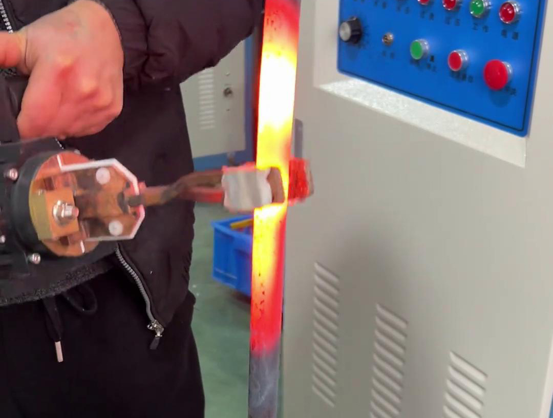 葫芦娃视频污APP下载手持式高频加热机：金属加工与维修的全能伙伴